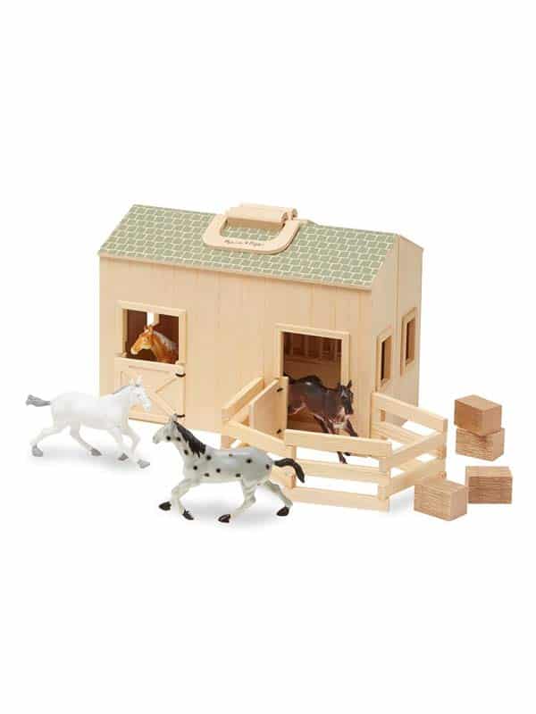 אורווה מתקפלת מעץ מליסה ודאג